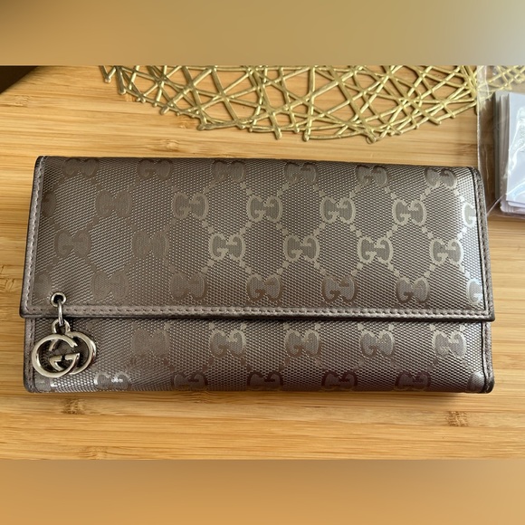 Gucci Women's Metallic Wallet - Picture 2 of 13